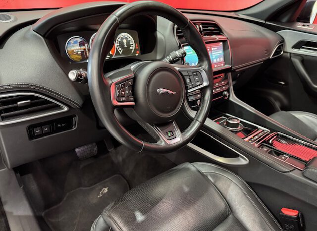 JAGUAR F-PACE lleno