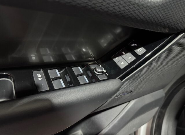 LAND ROVER VELAR lleno