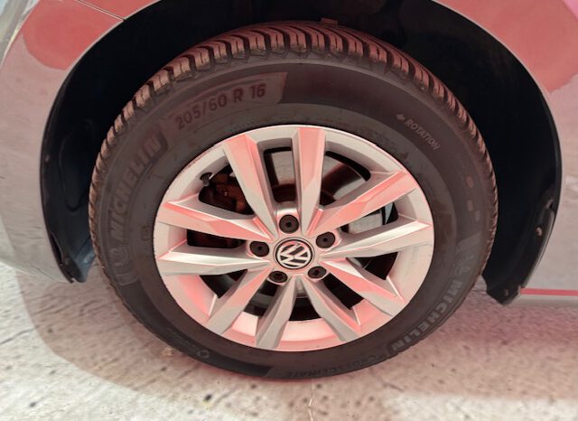 VOLKSWAGEN TOURAN 7 PLAZAS lleno