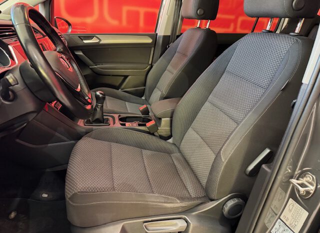 VOLKSWAGEN TOURAN 7 PLAZAS lleno