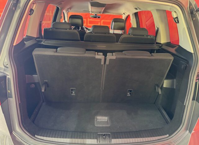 VOLKSWAGEN TOURAN 7 PLAZAS lleno