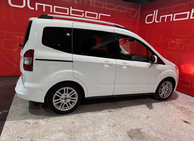 FORD TOURNEO COURIER lleno